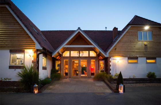 Blacknest Golf And Country Club Alton  Exterior foto